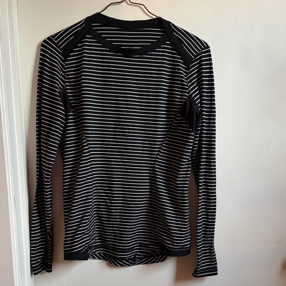 Lululemon Black and White Long Sleeve